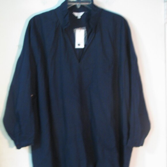 crown & ivy Tops - Crown & Ivy Blouse XXL NWT $59 V Neckline Half Sleeves Navy Blue